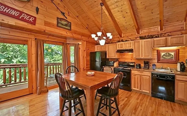 Skinny Dippin 2 Bedroom Cabin