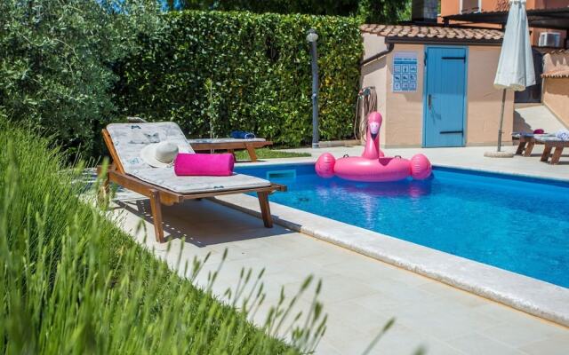 Beautiful Holiday Home in Dracevac With Terrace