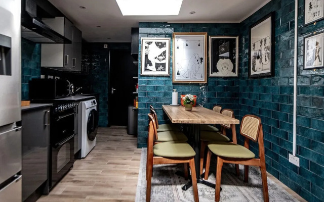 82A Dalston Lane Terrace