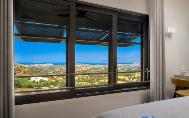 Askianos I - Private Patio & Endless Views