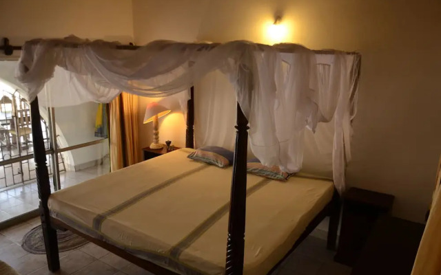 Kirathimo Explorers Oasis Diani - Hostel