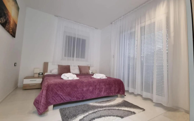 Holiday House Gavran