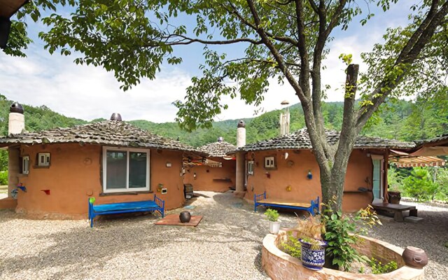 Yangpyeong Natural Clay House Pension