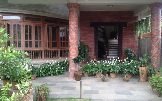 Vardan Resort n' Apartment