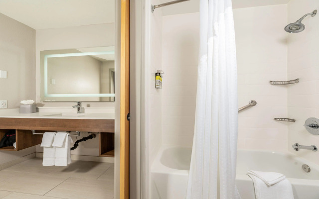 Holiday Inn Express Fremont-Milpitas Central by IHG