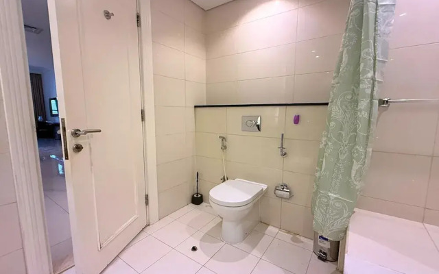 Capital Bay Comfort Studio city view