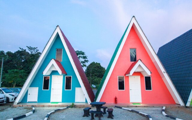 OYO 89517 Little Tanjung Chalet