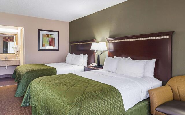 Quality Inn & Suites Greenville - Haywood Mall