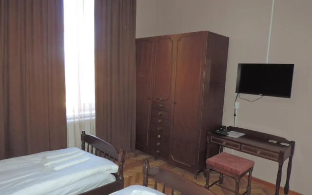 Tetriani Guesthouse