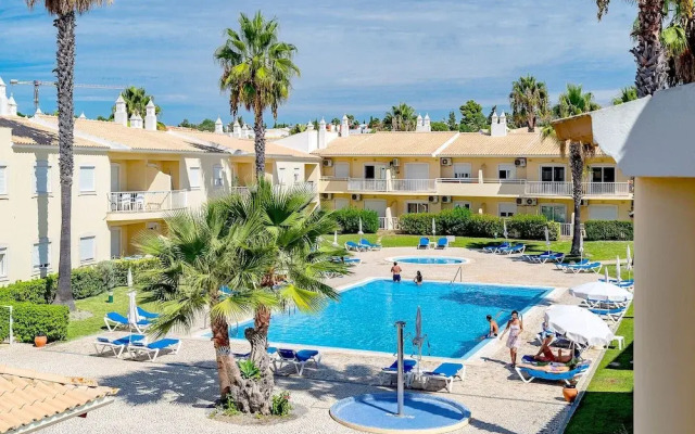 Albufeira Palm Tree With Pool by Homing