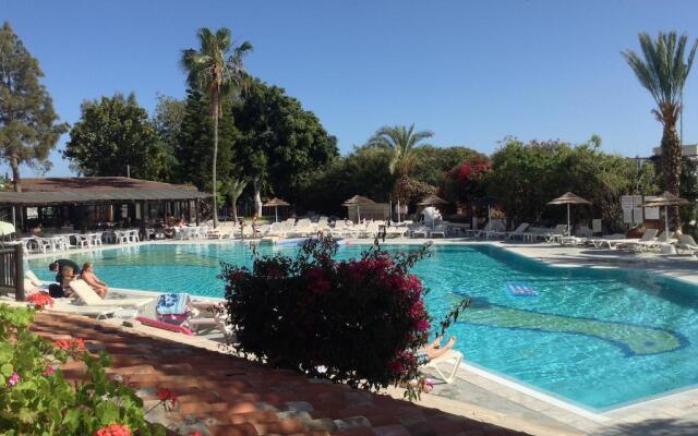 Paphos Gardens Holiday Resort - Hotel And Apartments