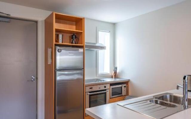 Central Luxury Apartment 205