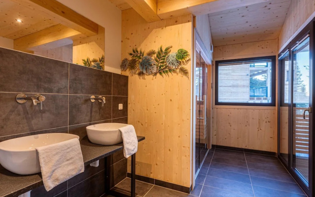 Spacious Chalet With Finnish Sauna