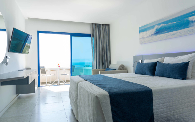 Anonymous Beach Hotel - Adults Only