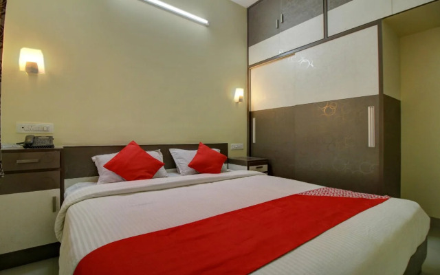 OYO 22536 Vishaak Inn