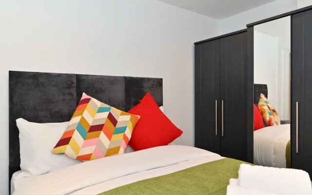 Notting Hill Apartment with Terrace