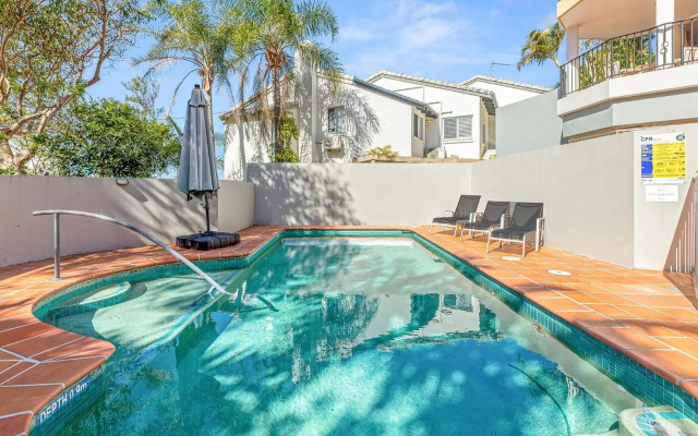 6 Parkshores Sunshine Location Location Location