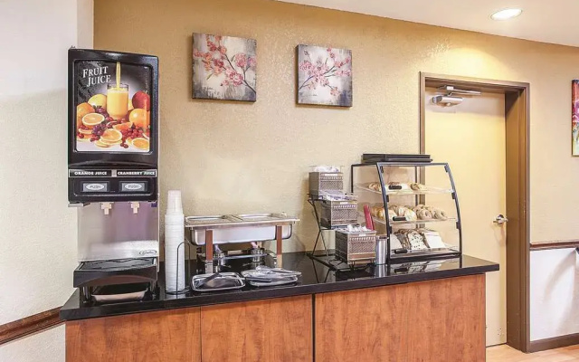 La Quinta Inn & Suites By Wyndham Davis