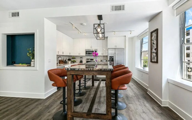 Chic 4BR Condo in California Building