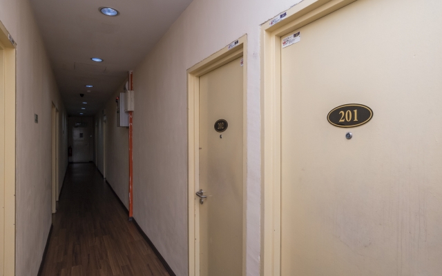 OYO 614 D'PINETREES Hotel