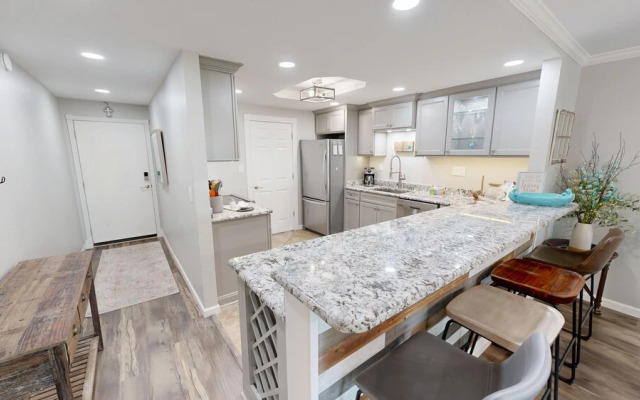 Shoreline Towers 3025 2 Bedroom Condo