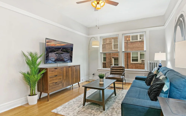 1BR Explore Town in Loyola Park