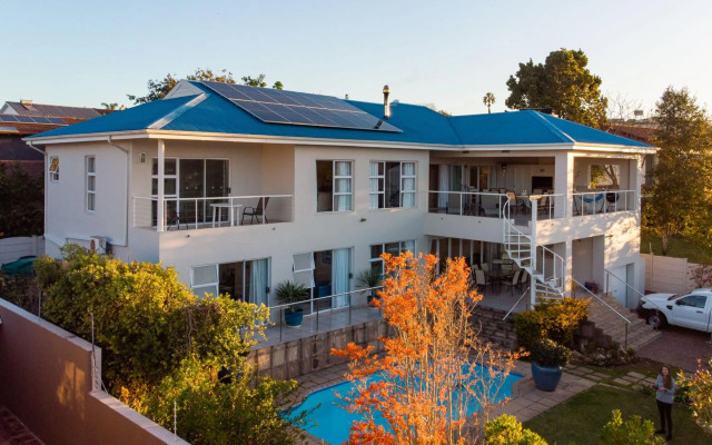 Lovely 2 bedroom rental unit with exquisite views