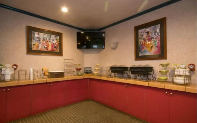 Oakland Airport Executive Hotel