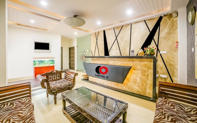 Capital O 38526 Hotel Epic