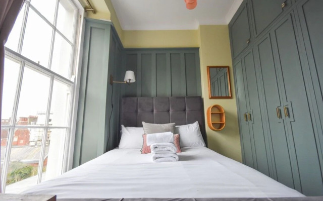 Hidden Gem! 1 bed Flat Near Clifton Triangle