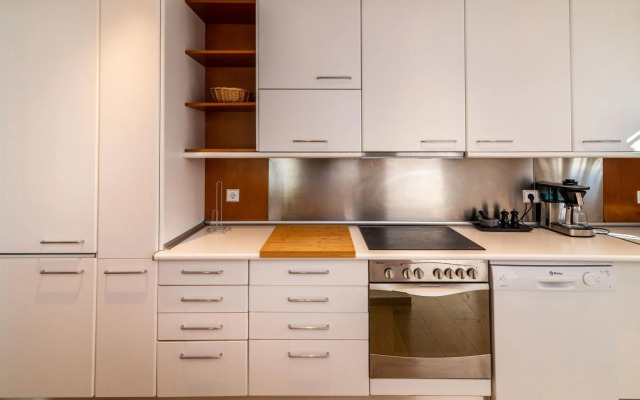 Newly renovated 3 bedroom apt next to Puerto Banús