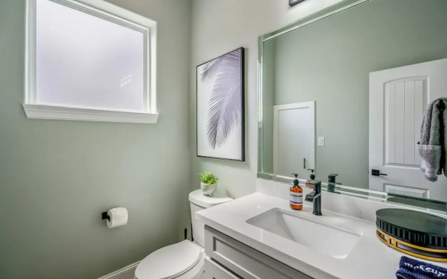 The Green Haus Luxxe Cabana Rooftop Retreat