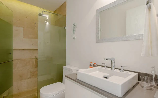 Oceana-415 by Playa District