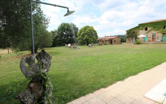 Farmhouse in Sorano Near Lake Bolsena