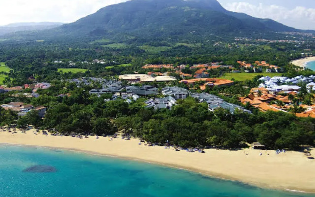 Occidental Flamenco Beach