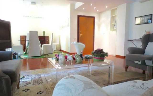 Temporary House - Brera District