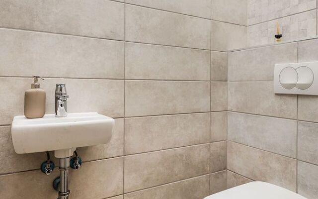 Venus Apartments - Westside Residence