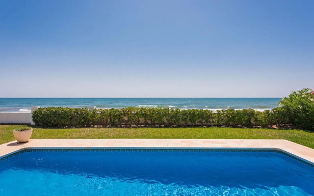 1100 Marbella Beachfront first line
