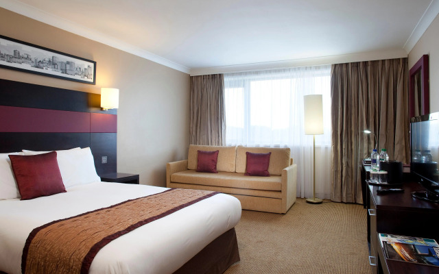 Crowne Plaza Manchester Airport by IHG