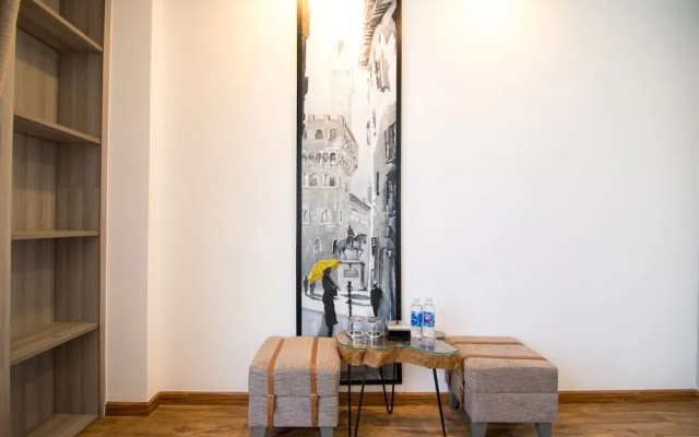 RedDoorz Plus near Saigon Train Station