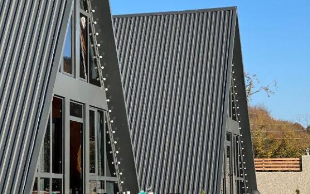 Green Villa Resort Small Gray