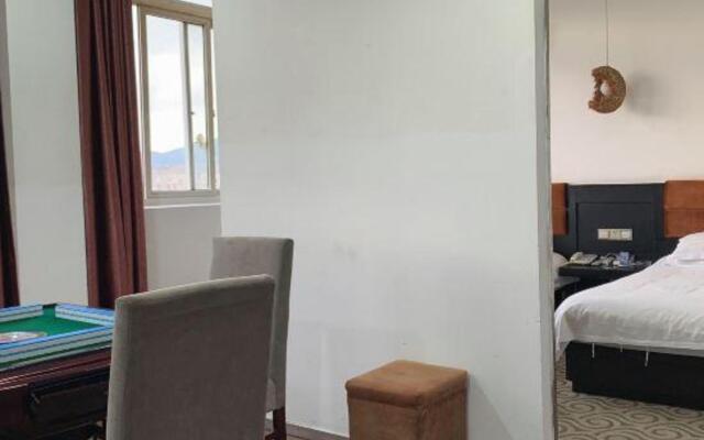 Hefeng Fashion Business Hotel