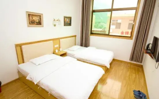 Huashanyi Loft Youth Hostel