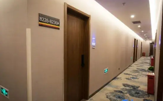 Super 8 Hotel
