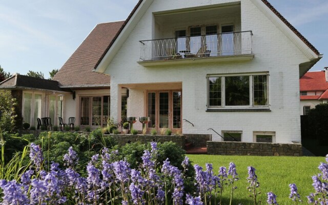 Stylish Holiday House From the 1960s in West Flanders,300 Metres From the Beach