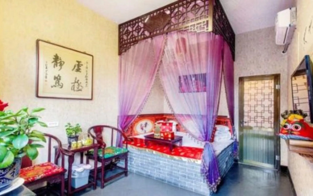 Pingyao Red Lantern Theme Hotel