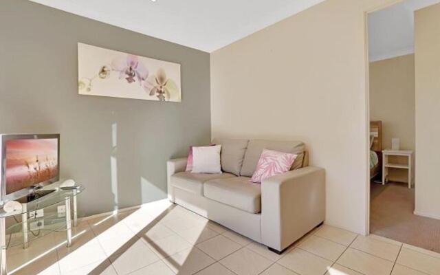Pool Paradise in the Heart of Vincentia