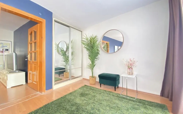 Central Flat With Balcony and Terrace in Sisli