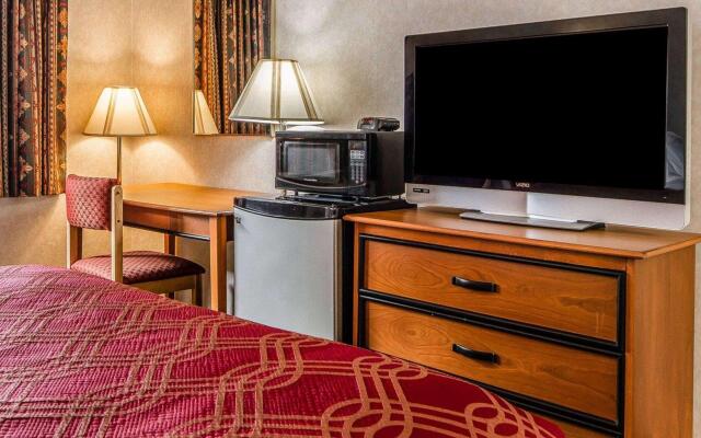 Days Inn by Wyndham Manitowoc