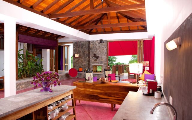 UTMT Underneath the Mango Tree Beach & Spa